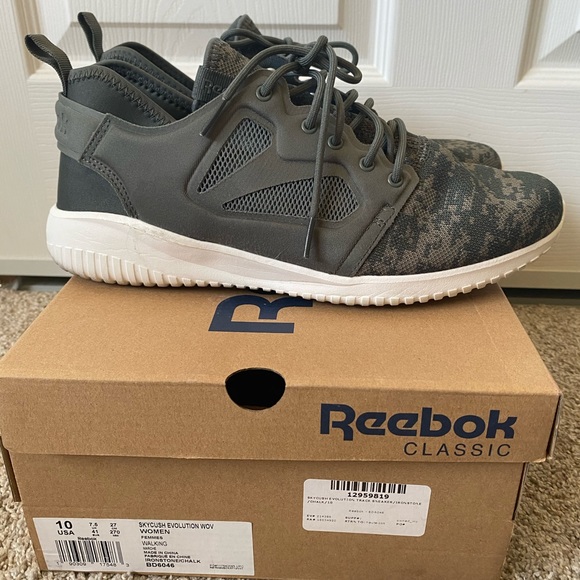 Reebok athletic shoes - Picture 1 of 10